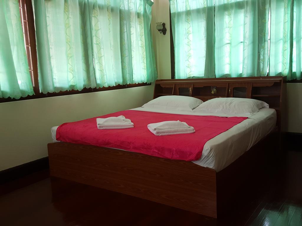 Emmanuel Guesthouse Prachuap Khiri Khan Exterior foto
